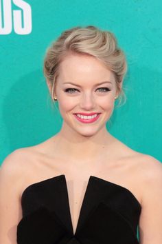 sophistication pt 1 Hairstyle With Braids, Wedding Hairstyles Updo Messy, Emma Stone Hair, Wedding Hair Front, Bob Wedding Hairstyles, Blonde Updo, Messy Wedding Hair, Diy Wedding Hair