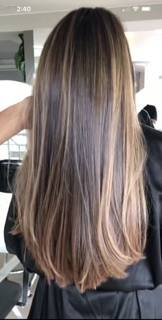 Light Brown Hair Styles, Brown Hair Styles, Old Money Brunette, Light Brown Hair Color, Balayage Straight Hair, Rambut Brunette, Light Brunette, Beige Hair, Korean Hair Color