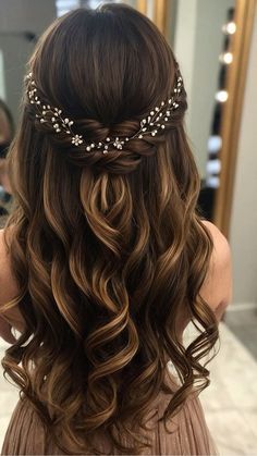 New Hairstyles For Wedding, Hairstyle On Gown, Hairstyles On Gown, Hairstyle With Gown, Peinados Elegantes Sueltos, Prom Hair Inspiration, Gown Hairstyle, Cake Engagement, Hairstyles For Gowns