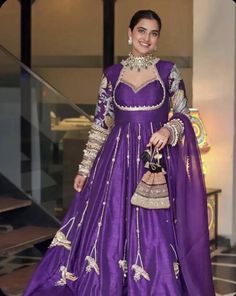 Lengha For Bridesmaid, Punjabi Bridesmaids, New Dress Design Indian, Anarkali Dress Pattern, Fancy Sarees Party Wear, Draping Fashion, Pakistani Fancy Dresses, Pakistani Fashion Party Wear