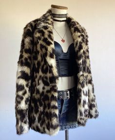 Leopard Print Jacket Outfit, Print Jacket Outfit, Cheetah Print Outfits, Aesthetic Rock, Fur Vest Outfits, Anime Nana, Cheetah Print Jacket, Mcbling Fashion, 2000s Clothing