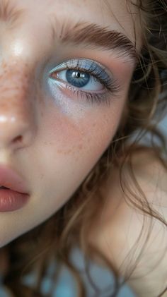 Makeup Blue Eyeshadow Simple, Dark Blue Eye Makeup Aesthetic, Eye Makeup For Dark Blue Eyes, Blue Simple Eyeshadow, Blue Grey Eyes Makeup, Pretty Blue Makeup, Light Blue Smokey Eye, Blue And Grey Eyeshadow Looks