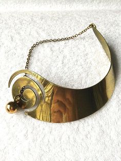 ART SMITH BRASS NECKLACE - EXCEPTIONALLY RARE MODERNIST MID CENTURY Click the link to purchase💰⬇️ #necklace #modernist #jewelry #vintage #spaceage #affiliate #ad Modern Polished Jewelry For Evening, Modern Evening Jewelry With Polished Finish, Metal Pendant Choker, Unique Metal Pendant Choker, Bronze Metal Jewelry For Evening, Modern Yellow Gold Brass Jewelry, Mid-century Handmade Formal Jewelry, Antique Gold Metal Jewelry, Gold-tone Round Brass Jewelry