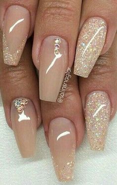 nail designs acrylic pretty |nail designs acrylic valentines day Autumn Inspired Nail Designs, White Nails Wedding Classy, Beige And Gold Nails, Champagne Gold Nails, Classy Gold Nails, Resort Nails, Gold Ombre Nails, Semi Nails, Pretty Nail Designs Acrylics