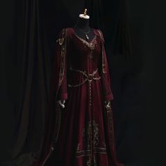 House Redwyne, Hollywood Costume, Targaryen Aesthetic, Fantasy Dresses, Royal Dresses, Theme Dress, Queen Dress, Fantasy Gowns