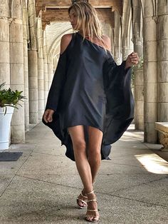 Stylish Loose High-Low Batwing Sleeves Black Midi Dress BLACK-One_size Flowy Beach Dress, Vacation Dresses Beach, Stil Boho, Black Midi, Vacation Dresses, Daily Dress, Boho Casual, Solid Dress, Mode Inspiration