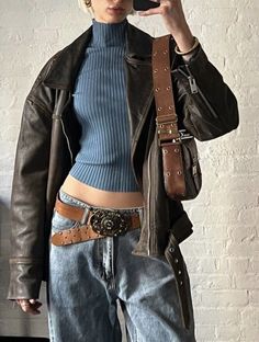 Hipster Grunge Aesthetic, Winter Outfits Grunge, Looks Street Style, Swaggy Outfits, Mode Inspo, Robins, Mode Vintage, Looks Style