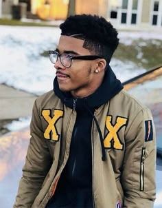 Chad Haircut, Masculine Hairstyles, Haircuts For Black Men, Hairstyles For Black Men, Curly Cuts, Future Hairstyles, Pelo Afro