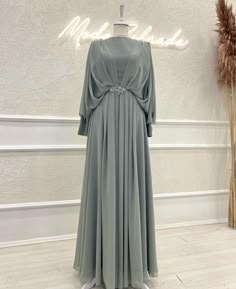 Elegant Fashion Outfits, Gowns Dresses Elegant, Dressy Casual Outfits, Women Dresses Classy, Fancy Dresses Long