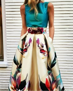 Floral Skirt Outfits, Afrikaanse Mode, Paris Chic, Look Retro, فستان سهرة, Floral Print Skirt, A Skirt