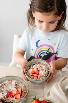 Each spoonful of this decadent #dessert has a delicate balance of hearty rice grains cooked in a delectable blend of milk, sugar, cinnamon, and a hint of vanilla. 😍 The addition of strawberries makes this a delicious treat that can be enjoyed either warm or chilled. 🍓 #dessertrecipe #ricepudding #strawberries #creamy #ricepuddingrecipe Rice Pudding Recipe, Rice Grain, Yummy Treats