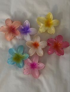 Hawaiian Flower Hair, Tropical Hair, قلادات متدلية, Hawaiian Plumeria, Hair Clips For Women, Hawaiian Flower, New Flower, Gift Inspo