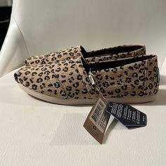 Brand New Cheetah Style Toms. Lace Toms, Crochet Silver, Cheetah Style, Crochet Flats, Suede Shoes Women, Leopard Print Loafers, Teal Leather, Pink Flats, Cream Shoes