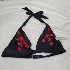 Wolf & Whistle Bikini Halter Top Black With Red Embroidery Detail. Plus Size Women's 18. New With Tags. Alt Bathing Suits, Emo Bathing Suits, Emo Swimwear, Red Swimsuit Aesthetic, White Swimsuit Top, Beach Episode, Swimsuit Ideas, Youtuber Dr, Swimsuit Aesthetic