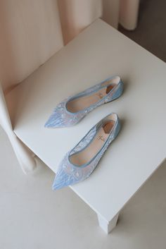 Delicate blue breathable flats made of soft mesh with embroidery with light blue thread and beads. The inspiration for creating embroidery came from the fields of wildflowers! Inside there is a soft memory foam insole, which gives a feeling of additional comfort when walking. Tunit outsole is made of a mixture of leather chips and rubber, it's more wear-resistant than leather and more durable. Also, we use soft natural upper materials that wear well and take the shape of the foot. You can custom Jake 2024, Blue Wedding Flats, Embroidered Wedding Shoes, Flat Bridal Shoes, Something Blue Wedding, Floral Flats, Bridal Shoes Flats, Wedding Flats, Bridal Sandals