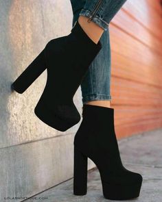 High Heeled Boots, Fashion Shoes Heels, Shoes Heels Classy, Fancy Shoes, Fabulous Shoes, Book Ideas