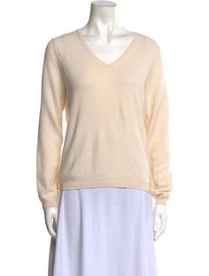 Neiman Marcus Cashmere PulloverNeutralsLong Sleeve with V-NeckFit:Knitwear by Neiman Marcus typically fit true to size. Neiman Marcus Plus Size, V Neck Sweater, Vneck Sweater, Neck Sweater, Sweater Outfits, Neiman Marcus, Knitwear, Cashmere, V Neck