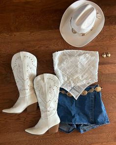 White Crochet Lace Smocked Bandana Top Cute Outfits For Festivals, Cowgirl Outfits Nashville, Country Outfits Jean Shorts, Long Jean Skirt With Cowboy Boots, Nashville Outfits Skirt, Western Theme Outfits Women, Beachy Western Outfits, Vaquera Shorts Outfit, Hoedown Throwdown Outfit