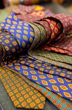 Silk ties from The Armoury in Hong Kong Drake's London, Types Of Ties, African Print Pants, Spectator Shoes, Tie Ideas, British Style Men, Classic Prints, Preppy Mens Fashion, Paint Canvas