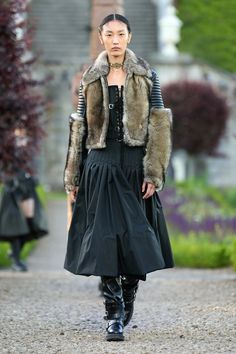 Christian Dior Resort 2025 Fashion Show | Vogue Punk Street Style, Dior Cruise, Dior Fashion Show, Scottish Fashion, 2025 Fashion, Couture Details, Marchesa, Elie Saab