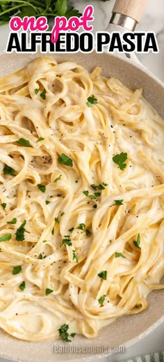 this one pot alfredo pasta is so easy to make and tastes just as good as it looks