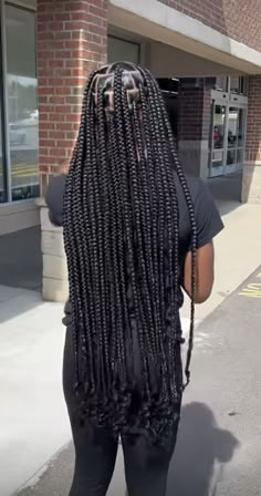 Medium Size Long Knotless Braids, Medium Jumbo Knotless Box Braids With Curls, Full Jumbo Knotless Braids, Large Thigh Length Knotless Braids, Small Parts Big Braids, Large Goodness Braids, Jump Knotless Braids, Large Box Braids Curly Ends, Large Knotless Box Braids With Curls At The End