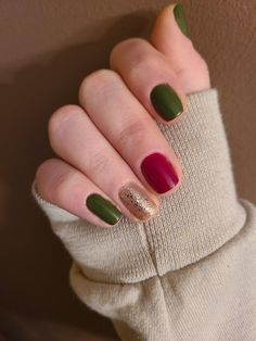 Short Gel Nails Winter 2023-2024 18 Ideas: Embrace the Season with Style - Fall Update Ideas Christmas Nails 2022, Christmas Nail Stickers, Winter Manicure, Asian Nails, Short Gel Nails, Nails 2022, Summery Nails, Nail Polish Art