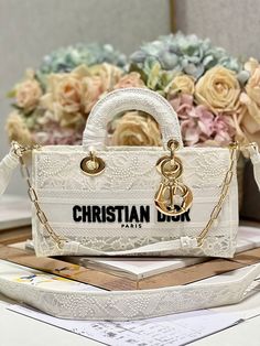 Size: 26cm*6cm*14cm It comes with Dust box, Care manual, Tag, and Paper bag. Embroidered Handbag, Lady Dior, Brunei, Dior Bag, Luxury Bags, Contact Us, Fashion Bags, New Zealand, Paper Bag