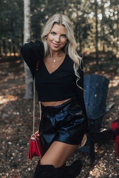 Slay all day in our trendy black 'World's Apart' top featuring lightweight material, a structured bodice with a v-cut neckline, long loose sleeves, and a flattering silhouette that ends in a straight cropped hemline! Measurements S : Bust 31", Length 17", Sleeve Length 24", Waist 28". M : Bust 33", Length 17", Sleeve Length 24.5", Waist 30". L : Bust 35", Length 17.5", Sleeve Length 25", Waist 32". Spa Headband, Slay All Day, Loose Sleeves, V Cut, V Cuts, Women Clothing Boutique, Waist Length, Online Womens Clothing, Boutique Clothing