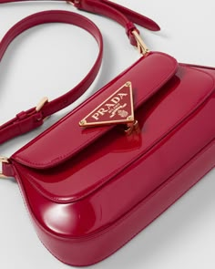 Prada Purses, Bag Prada, Photographie Portrait Inspiration, Girly Bags, Pretty Bags, Cute Purses