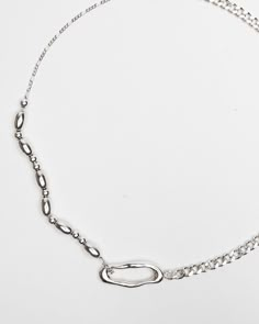 A beaded necklace, chain and a pendant all at once. #chain #necklace Pendant Necklace Outfit, Pendant Necklace Simple, Silver Statement Earrings, Silver Bead Necklace, Silver Jewelry Necklace, Jewelry Lookbook, 925 Sterling Silver Chain, Elegant Necklaces, Mellow Yellow