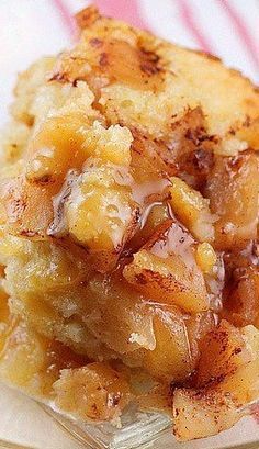 Apple Pudding Cake, Desserts Nutella, Cinnamon Sticky Buns, Apple Pudding, Puding Roti, Fluffy Cake, Slow Cooker Apples, Crock Pot Desserts, Cake Christmas