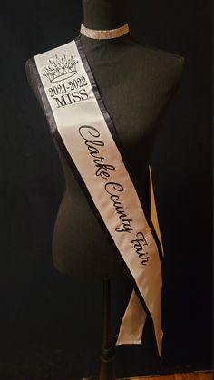 "Quality Pageant/Birthday/Bridal Sashes. Sashes for all occasions (Fair Queen, Pageant, Bachelorette, Graduation Stoles, Birthday and Shower Sashes. Custom Orders in selective colors and styles. Your sash or stole can be custom made and personalized with your occasion in mind. Each sash is custom made to your specifications and inspected for quality before it is shipped to you. WHEN ORDERING: VERY IMPORTANT... PLEASE ADD 3-5 DAYS FOR SHIPPING TO YOUR DATE NEEDED BY. FOR EXAMPLE: If your event is Pagent Sash, Sash For Pageant, Selempang Wisuda Aesthetic, Homecoming Sashes, Pageant Aesthetic, Sash Design, Pageant Sashes, Barbie Event, Graduation Stoles