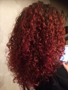 Dye Curly Hair, Diy Curly Hair, Dye Hairstyles, Curly Hair Color Ideas, Curly Hair Color, Red Dye, Red Curly Hair