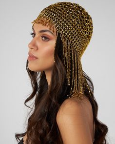 Glittering with beads that drape along the back of the neck, this fringed headpiece will give your outfit a heavenly glow.Unleash your inner showgirl in this beautiful headpiece: jazz-age flapper-worthy opulence with a thoroughly modern edge. 70’s Disco, Flapper Headpiece, Gold Headpiece, 70s Disco, Jazz Age, Head Piece, Headdress, Headpiece, Beads