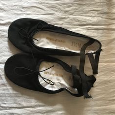 Really cute vintage but unworn ballet flats. The brand is Bloch. Size marked on bottom on stickers is 6ATT. I wear a size 8 and these fit me fine so I am not sure about ballet sizing. Please make sure these will fit you before purchasing. 10 inches long 3.5 inches across the ball of foot Male Ballet Shoes, Bloch Ballet, Shoes Tie, Ballet Flats Black, Out Of My Mind, Jazz Dance, Black Ballet Flats, Kingston, Ballet Flats