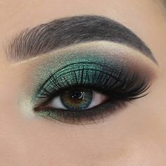 Medusa Eye Makeup Halloween, Slytherin Eye Makeup, Smokey Eye Makeup Green, Blue Green Eyeshadow, Maquillage Harry Potter, Medusa Nails, Miami Modern