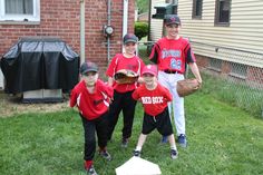 the young baseball players are posing for a photo