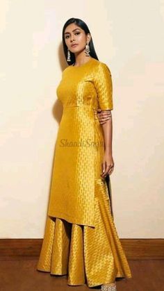 Sharara Designs, Salwar Kamiz, Sharara Suit, Indian Dresses Traditional, Traditional Indian Outfits, Kurti Designs Party Wear, Kurta Designs Women, Designer Party Wear Dresses, Designer Dresses Casual