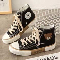 Brand New, Never Worn. Comes In Eu Sizes Eu 35 = Us 5 Eu 37 = Us 6.5 Boty Converse, Sepatu Platform, Best Sandals For Men, Cute Converse Shoes, Bear Canvas, Cute Converse, Dr Shoes, Preppy Shoes, Pretty Shoes Sneakers