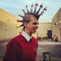 Pop Punk Aesthetic, Punk Boy, Punk Culture, Mohawks, Arte Punk, Spiked Hair, Punk Aesthetic, Punk Hair, Estilo Punk