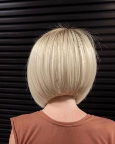 Medium Length Hairstyle, Haircuts For Ladies, Bob Hair Color, Short Bobs, Chic Short Hair, Blonde Bob Hairstyles, Bob Haircut For Fine Hair, Short Hair Trends, Bob Hairstyles For Fine Hair