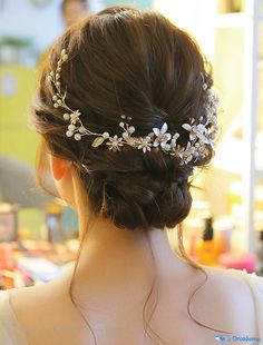 OrcaJump - Womens Vintage Wedding Hair Accessories Set - 3 Pcs Side Combs, Hair Clips, Crystal Beads, Flowers, Bridal Head Wreath Wedding, Pearl Hair Vine, Vintage Wedding Hair, Beautiful Hair Accessories, Floral Hair Combs, Rhinestone Hair Pin, Tiara Hairstyles, Hair Band Accessories, Hair Accessories Set