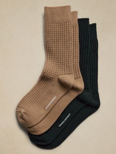 Comfortably knit from a soft cotton blend, these cozy socks will carry you through the season with ease.  Set of 2 pairs.  Fits men's shoe sizes 8-12. Trouser Socks, Handbag Essentials, Just For Men, Trendy Sweaters, Sock Packs, Cozy Socks, Men's Shoe, Christmas Gifts For Men, Men Shoes Size