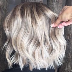 Fall Bob, Bob Cuts, Blonde Bob Hairstyles, Medium Bob Hairstyles, Blonde Hair Looks, Bob Haircuts For Women, Penteado Cabelo Curto, Blonde Bobs, Fall Is Here