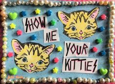 a close up of a cake with two cats on it's side and the words know me, your kitteh?