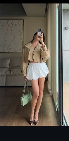 Korean Spring Outfits, Beige Outfit, London Outfit, Outfit Plan, Everyday Fashion Outfits, Fashion Victim, Fashion Mistakes, Girly Fashion, Korean Outfits