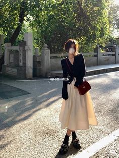 Korean Fashion Summer Street Styles Seoul Cute Outfits, Chinese Summer Fashion, Cute Vest Outfits, Korean Streetwear Fashion, Skirt Outfits Korean, Way To Earn Money, Korean Winter