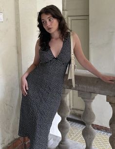 Midi Dress Outfit, London Summer, Dream Style, Virtual Closet, Dress Outfit, Looks Vintage, Spring Summer Outfits, Aesthetic Fashion, Look Cool