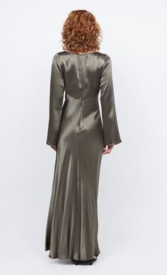 A statement eventwear style, the Ren/Indi Long Sleeve Maxi is cut on the bias from a lustrous speciality fabric. The maxi dress features a v neckline, bust seams and darts for shaping, a thigh high split and is finished with a rolled hem. Bec Bridge, Prom Dress Shopping, Sleeve Maxi Dress, Long Sleeve Maxi, Rolled Hem, Brides And Bridesmaids, Dress Designs, Long Sleeve Maxi Dress, Thigh High